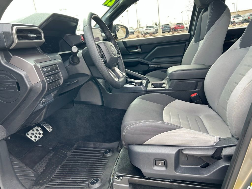 Used 2025 Toyota Tacoma TRD Sport AWD/4WD image 23