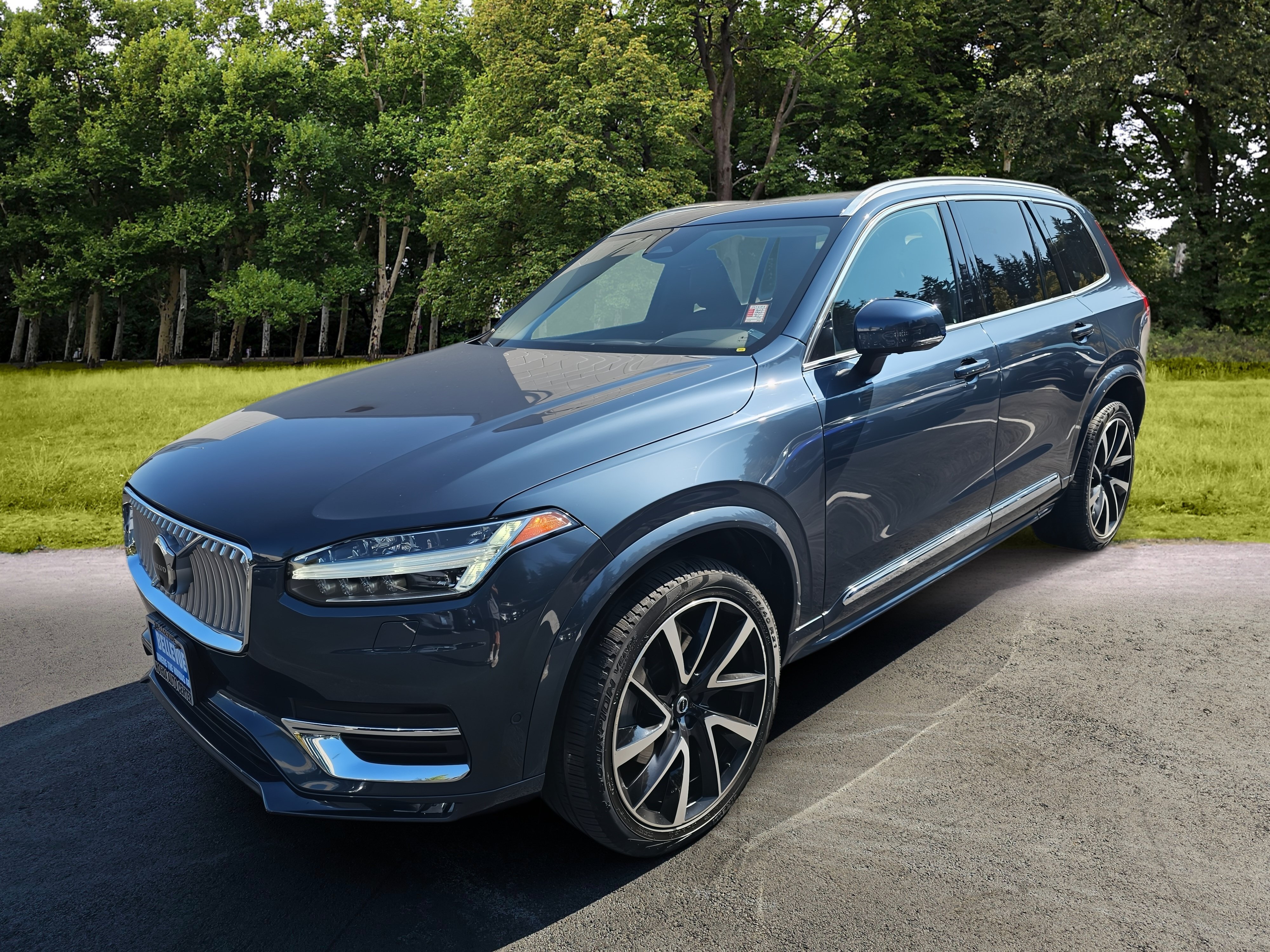 Used 2023 Volvo XC90 B5 Plus w/ Protection Package Premier AWD/4WD image 3