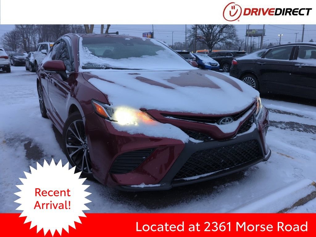 Used 2018 Toyota Camry SE w/ Moonroof Package image 1