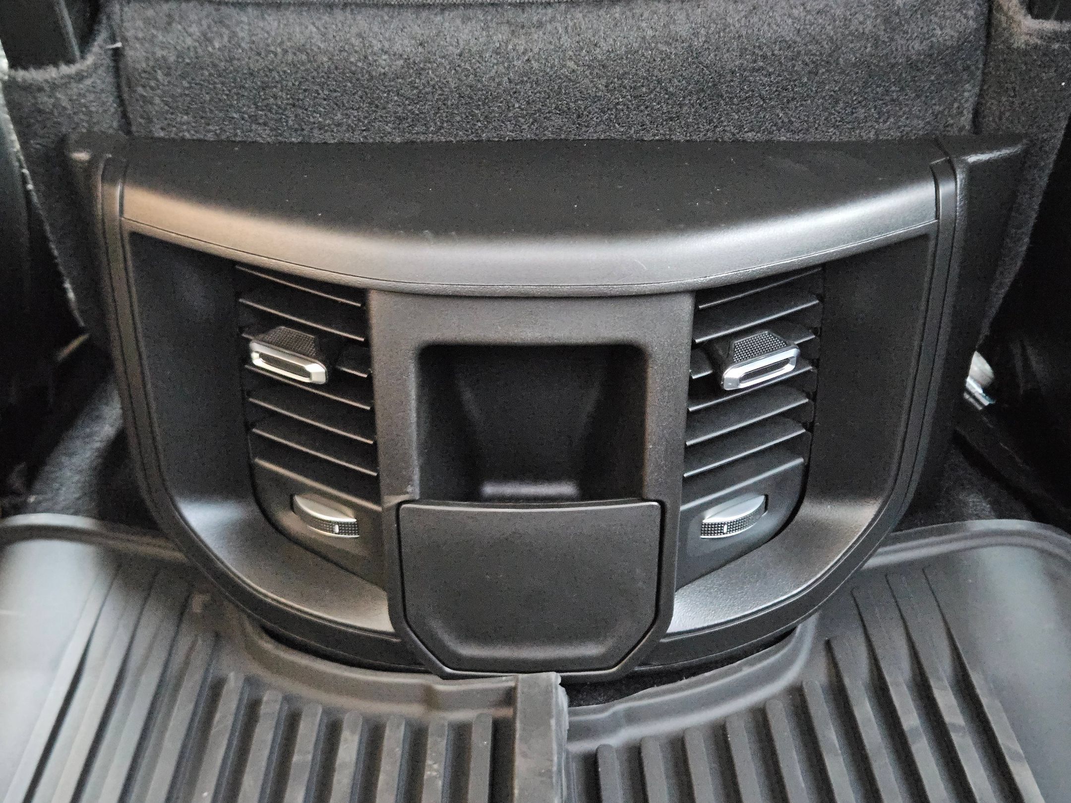 New 2026 RAM 3500 Tradesman AWD/4WD image 24