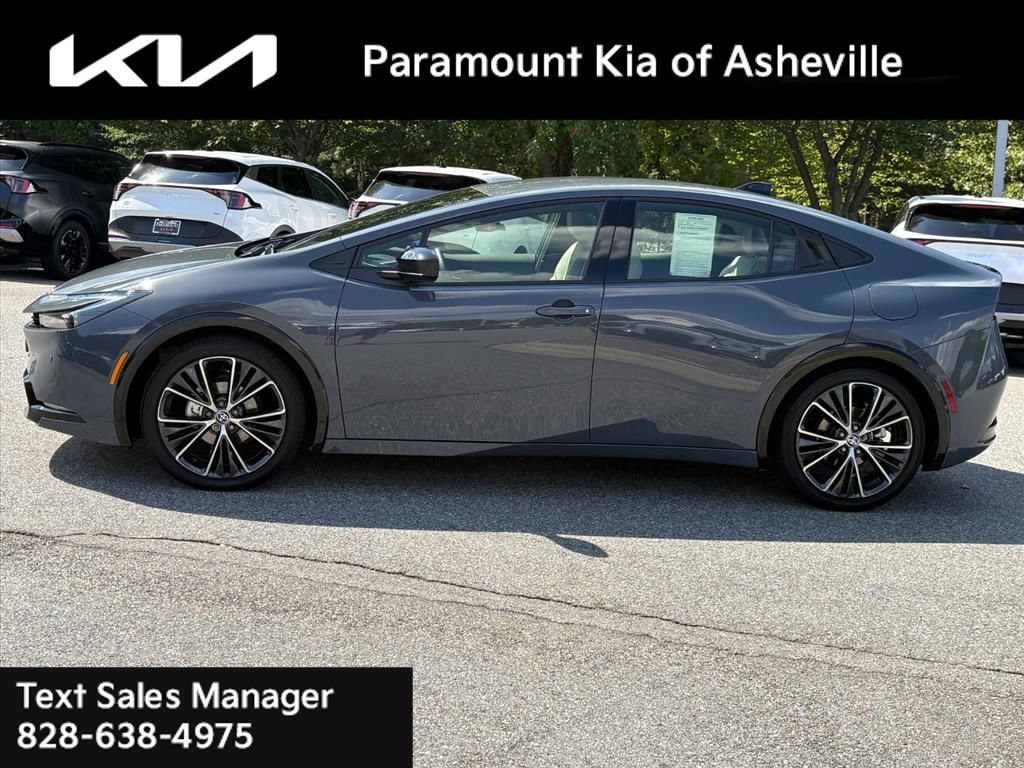Used 2026 Toyota Prius XLE FWD image 3