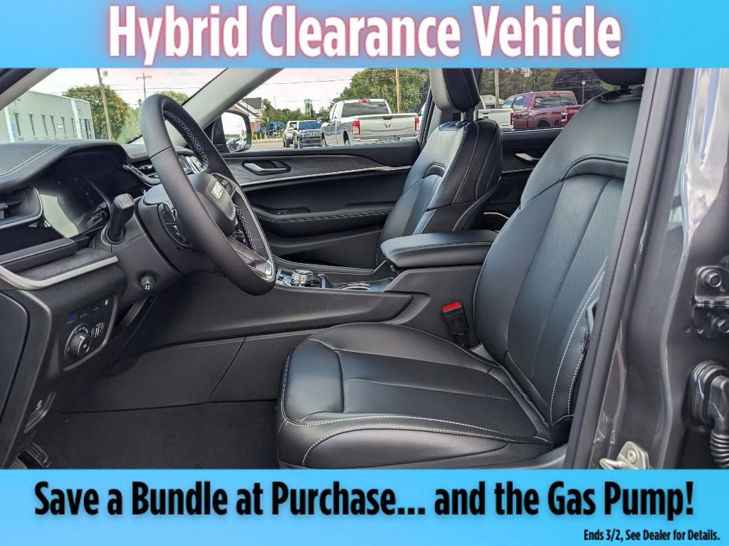 New 2023 Jeep Grand Cherokee 30th Anniversary image 13