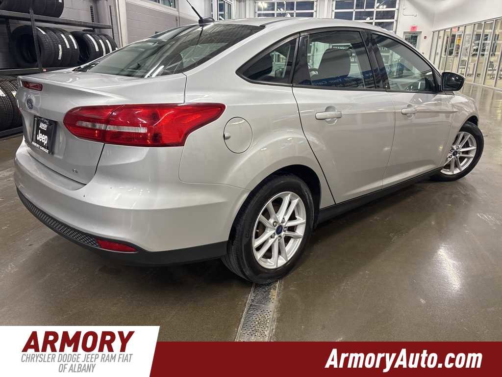 Used 2017 Ford Focus SE w/ Cold Weather Package image 4