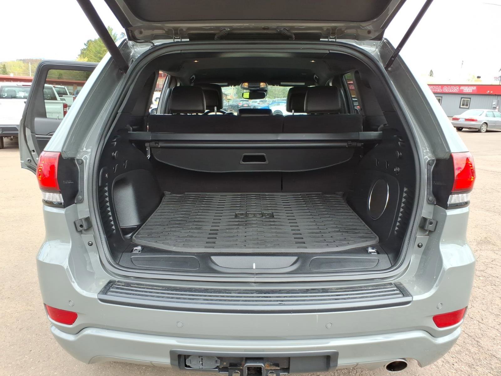 Used 2021 Jeep Grand Cherokee Altitude AWD/4WD image 12