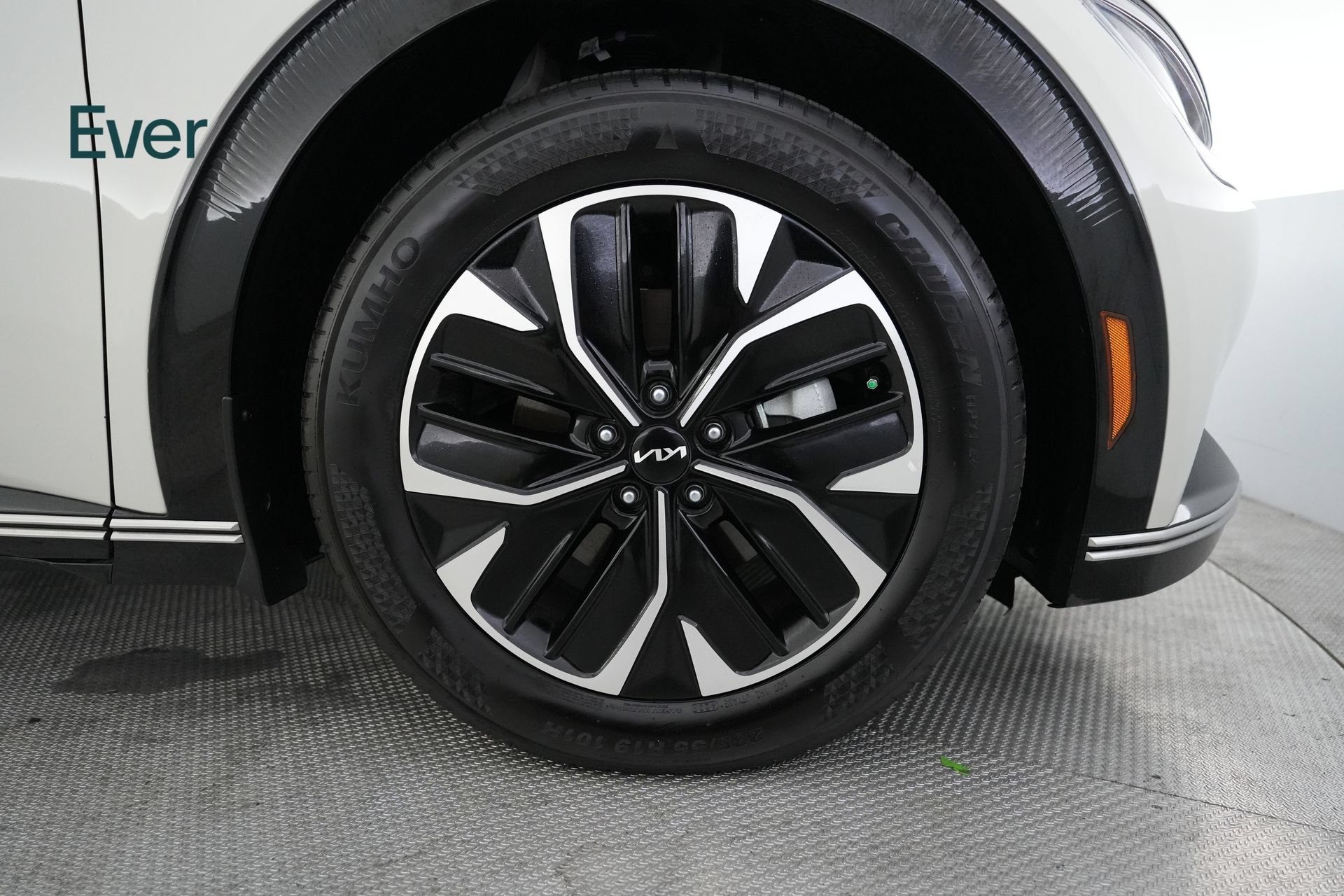 Used 2024 Kia EV6 Wind RWD image 20