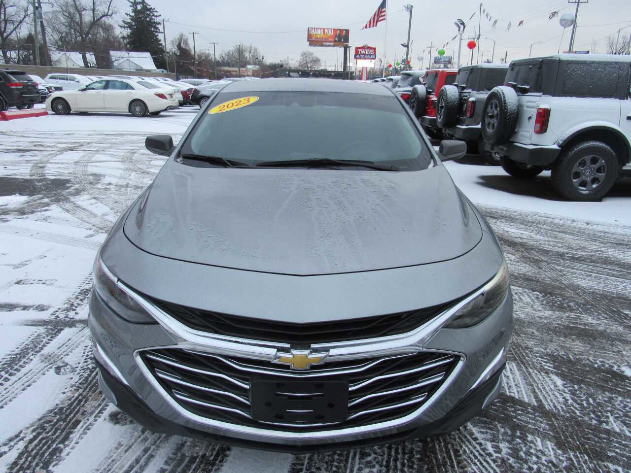 Used 2023 Chevrolet Malibu LS image 2