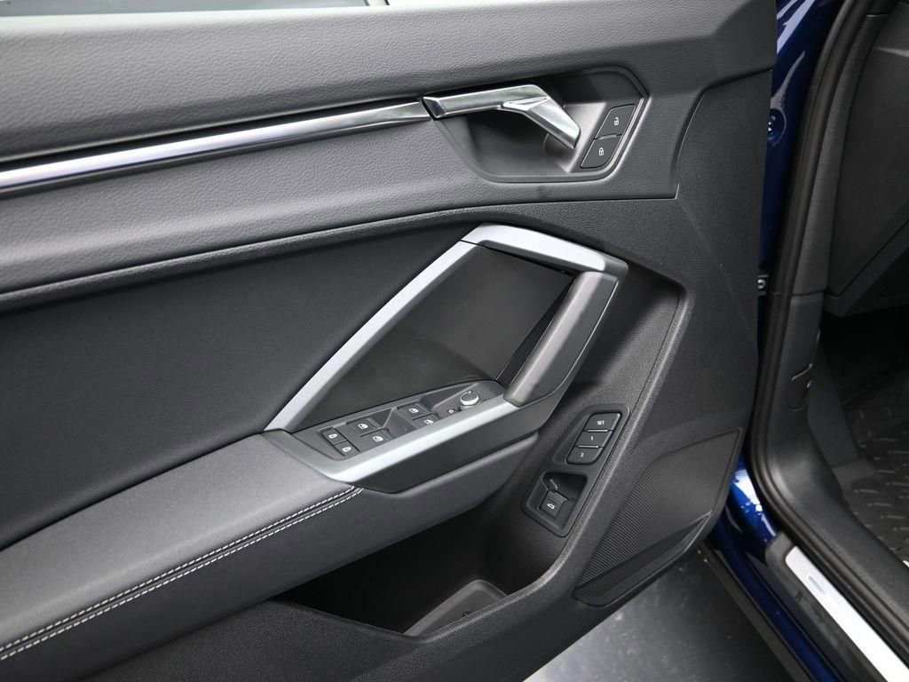 New 2025 Audi Q3 2.0T Premium image 12