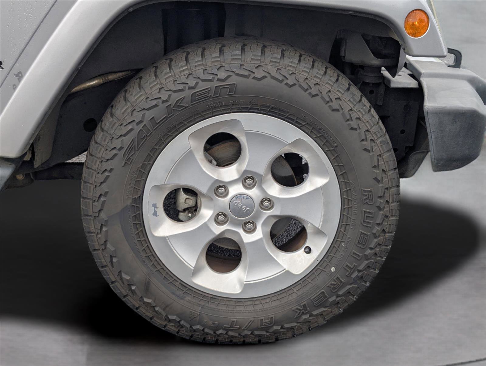 Used 2013 Jeep Wrangler Unlimited Sahara w/ Max Tow Pkg AWD/4WD image 36