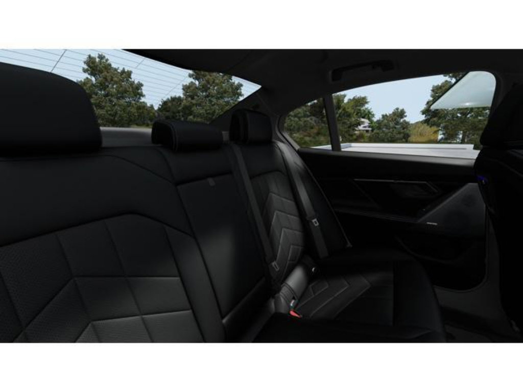 New 2026 BMW 550e xDrive w/ Premium Package AWD/4WD image 12