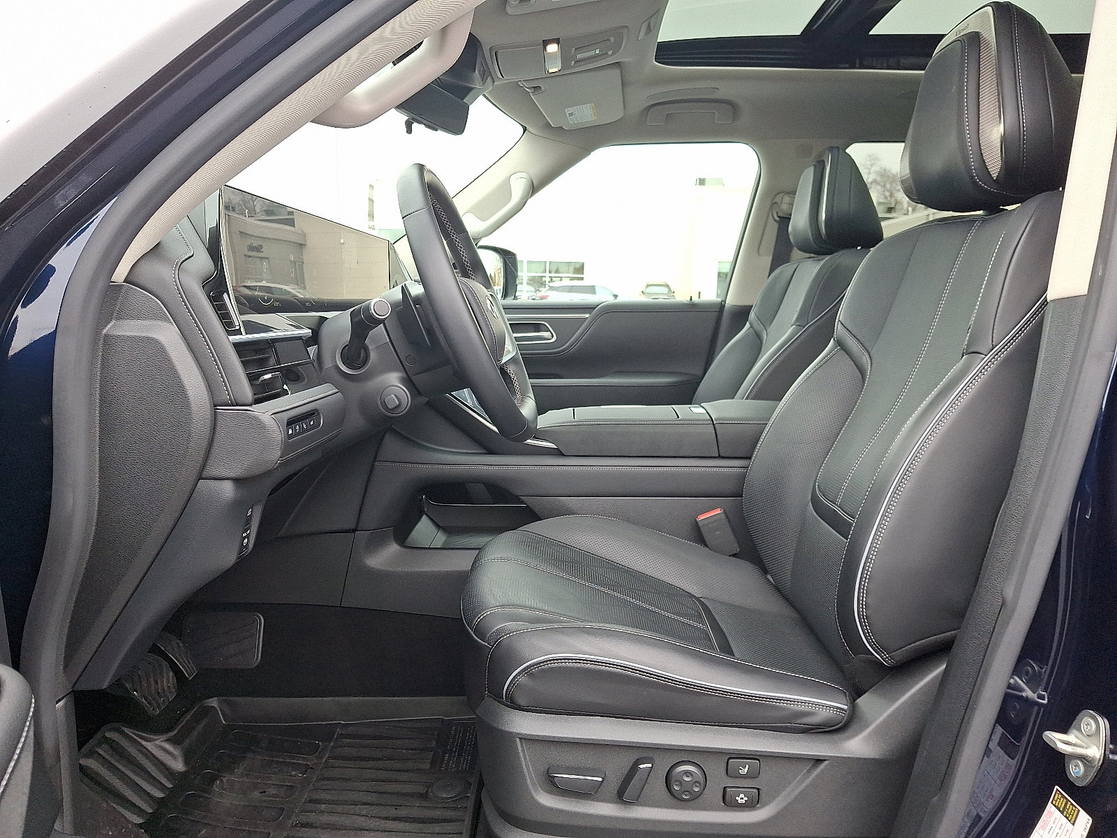 Certified 2025 INFINITI QX80 Sensory image 13