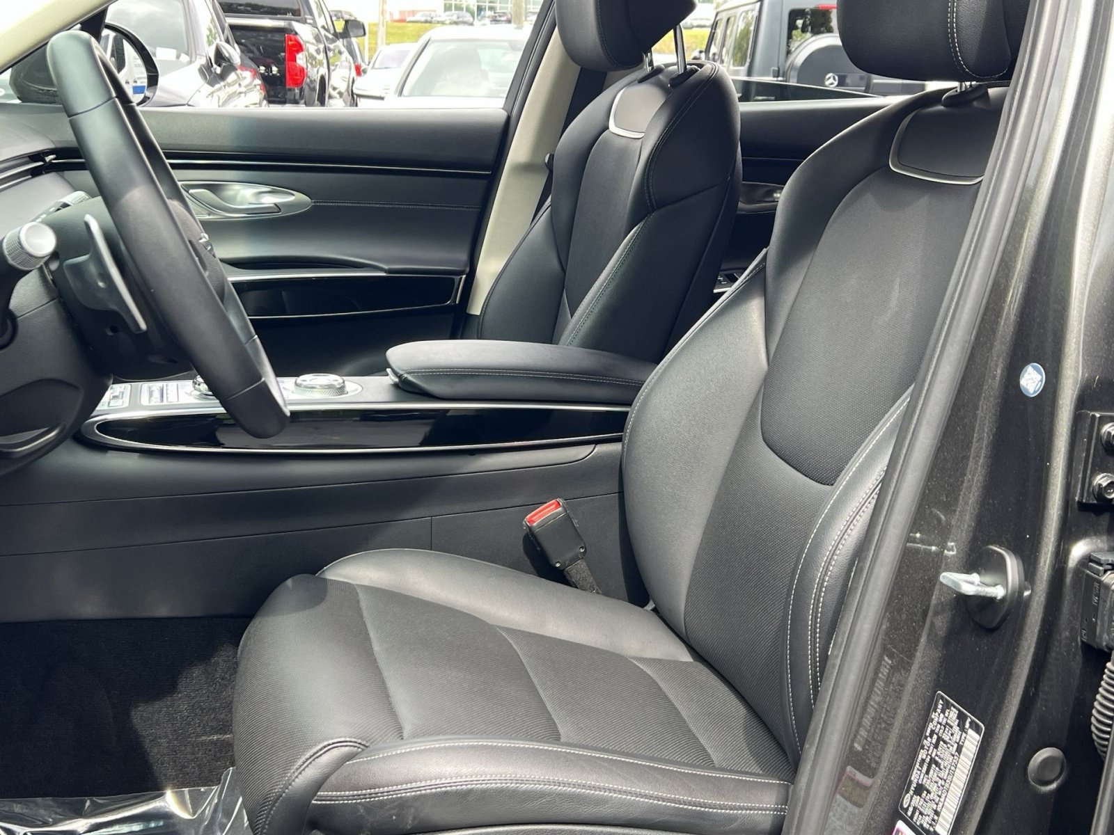 Used 2025 Genesis GV70 2.5T AWD/4WD image 18