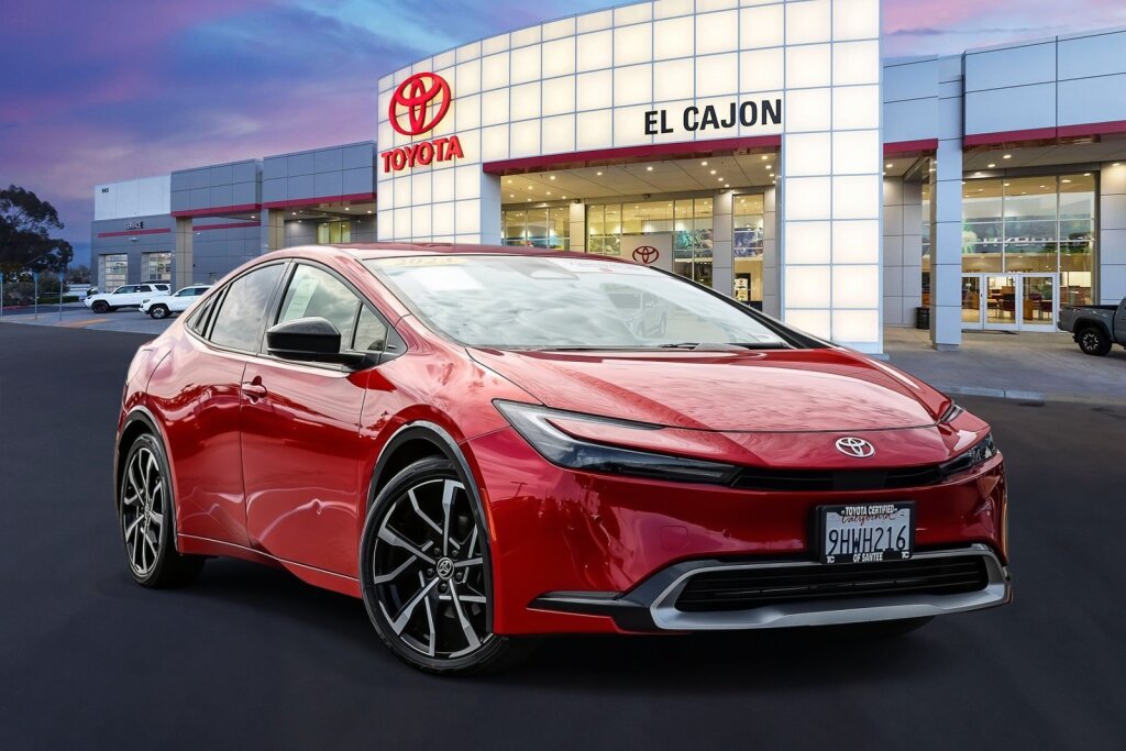 Certified 2023 Toyota Prius Prime FWD image 1