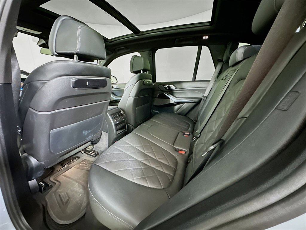 Used 2024 BMW X5 xDrive40i w/ M Sport Package image 4