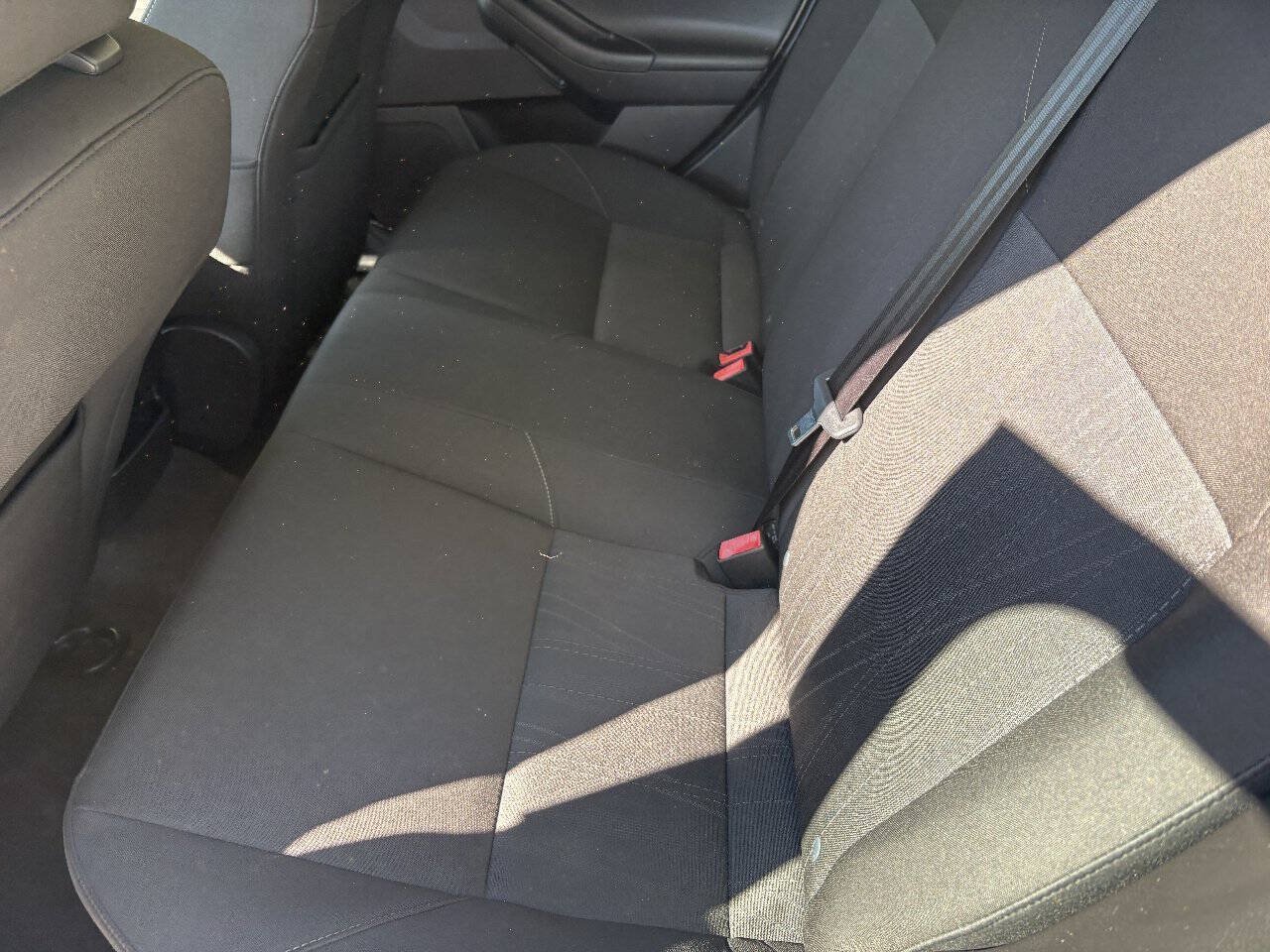 Used 2015 Ford Focus SE FWD image 19