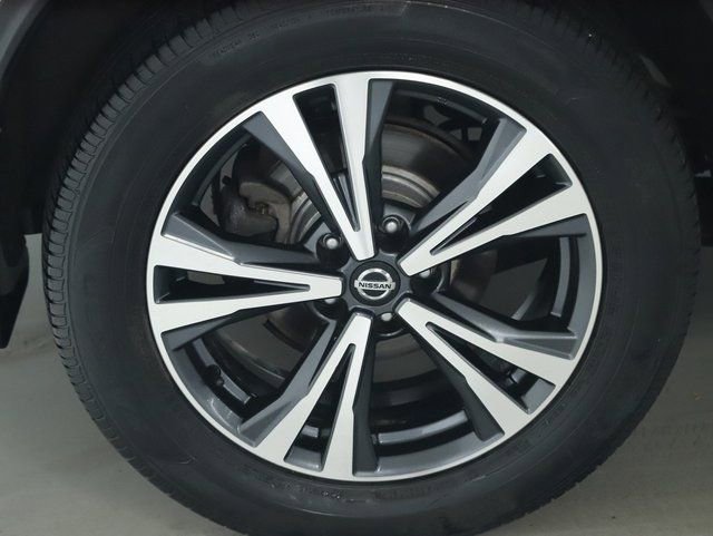 Used 2020 Nissan Rogue SV w/ Sun & Sound Touring Package image 12