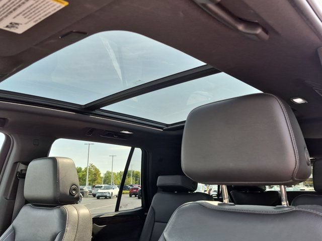 Used 2023 Chevrolet Tahoe Z71 w/ Luxury Package AWD/4WD image 10
