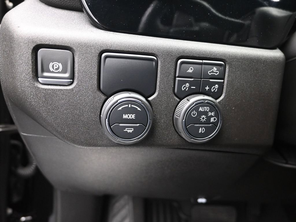 Used 2024 Chevrolet Silverado 1500 LTZ RWD image 17