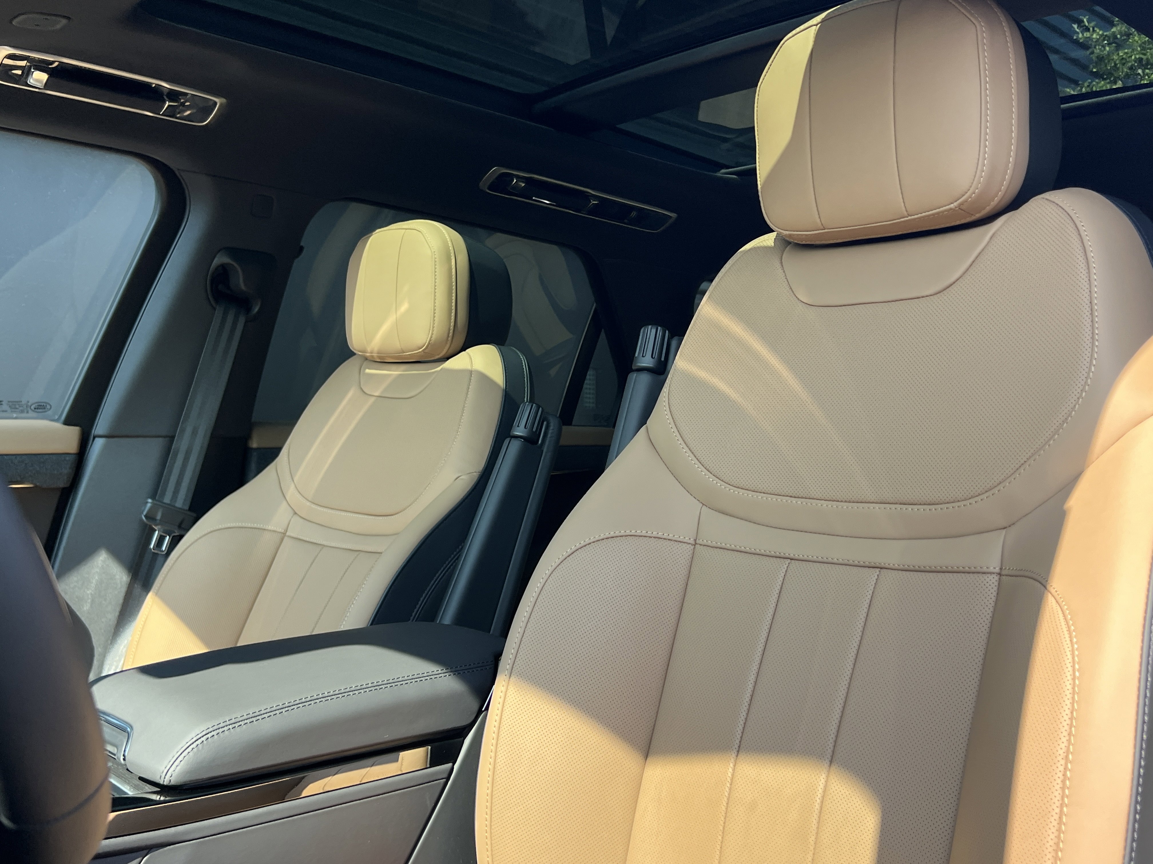 New 2025 Land Rover Range Rover Sport Dynamic SE AWD/4WD image 23