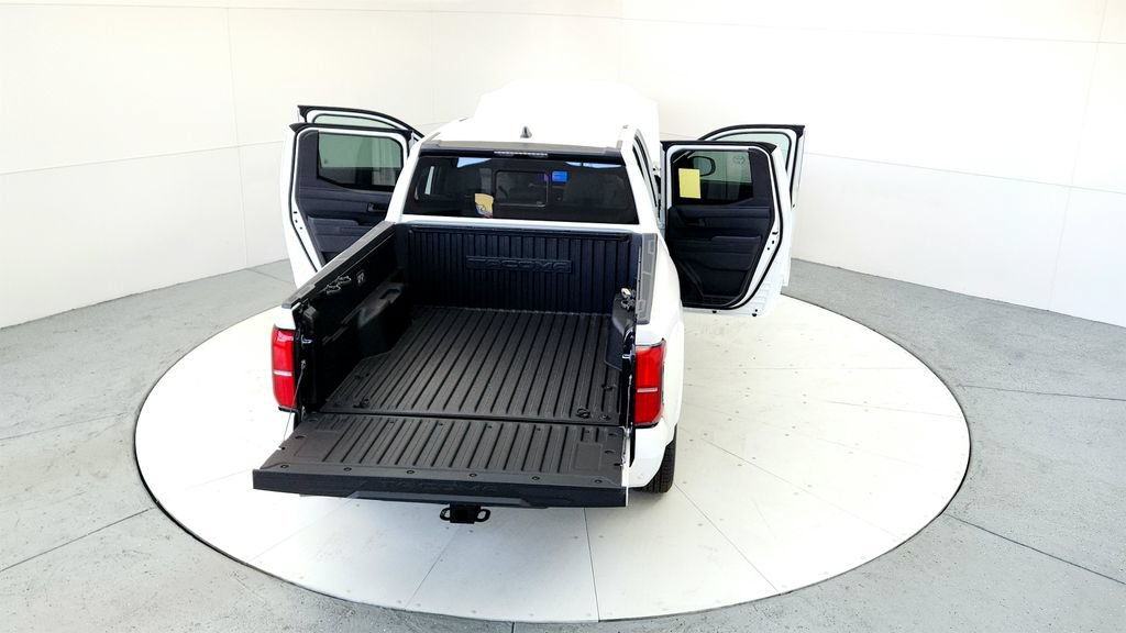 Used 2025 Toyota Tacoma SR5 AWD/4WD image 19