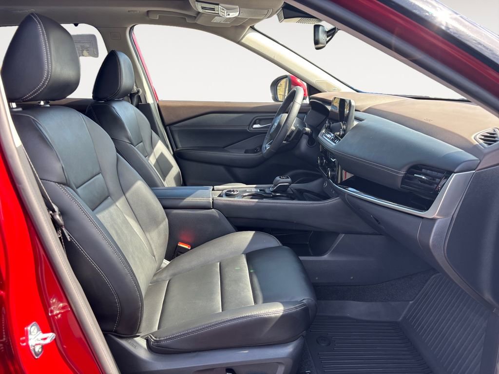 Used 2023 Nissan Rogue SL w/ SL Premium Package image 10