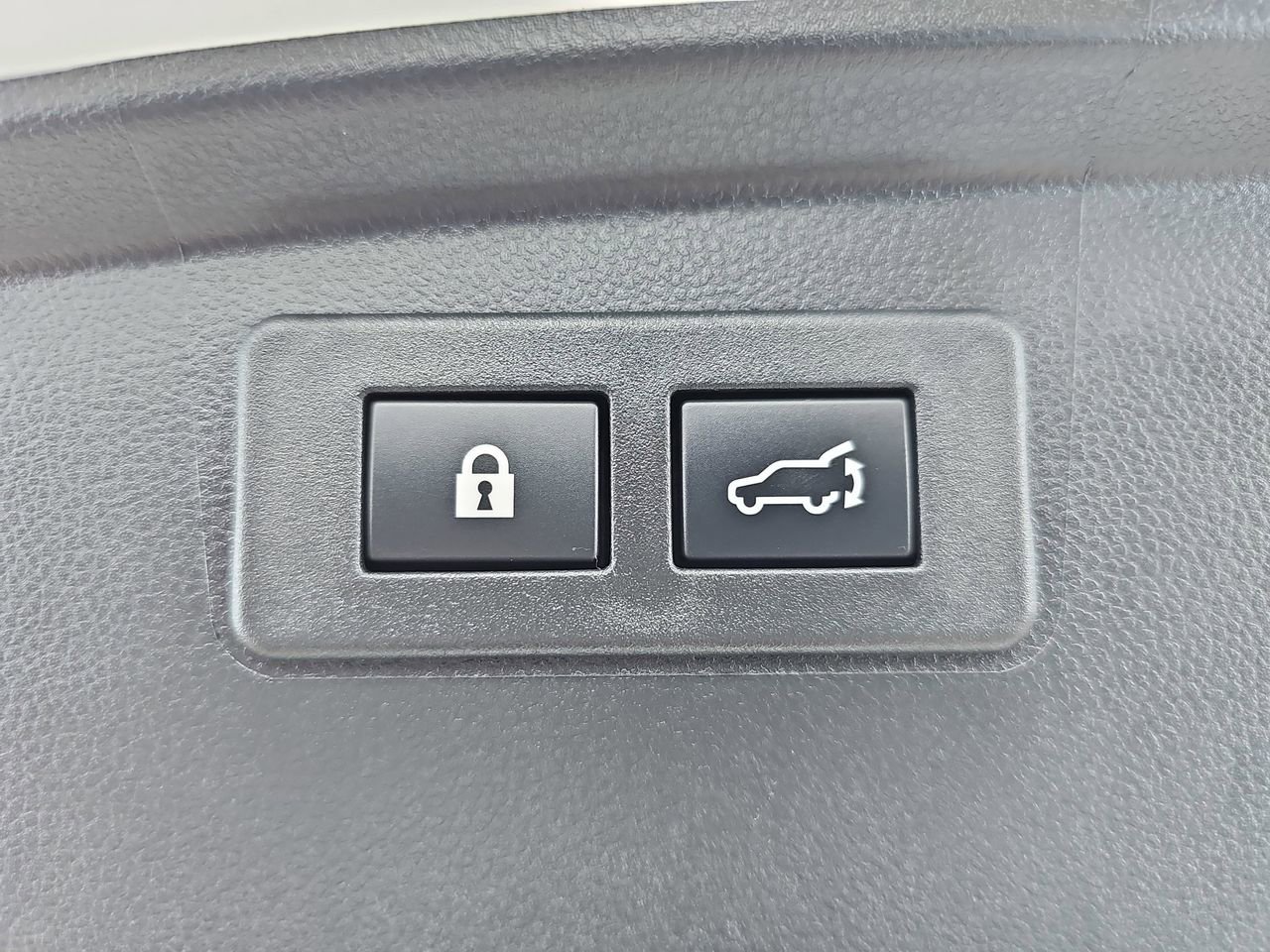 Certified 2025 Subaru Outback Premium image 16