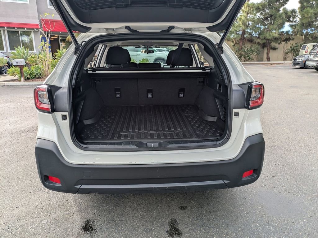 Used 2025 Subaru Outback Premium image 30