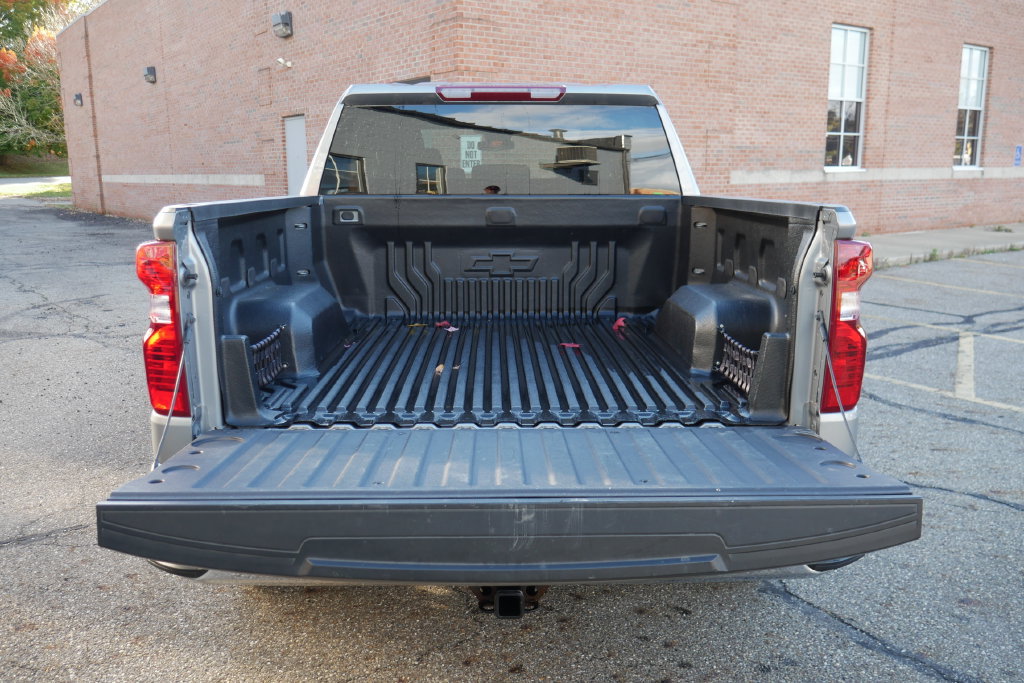 Used 2023 Chevrolet Silverado 1500 LT AWD/4WD image 7