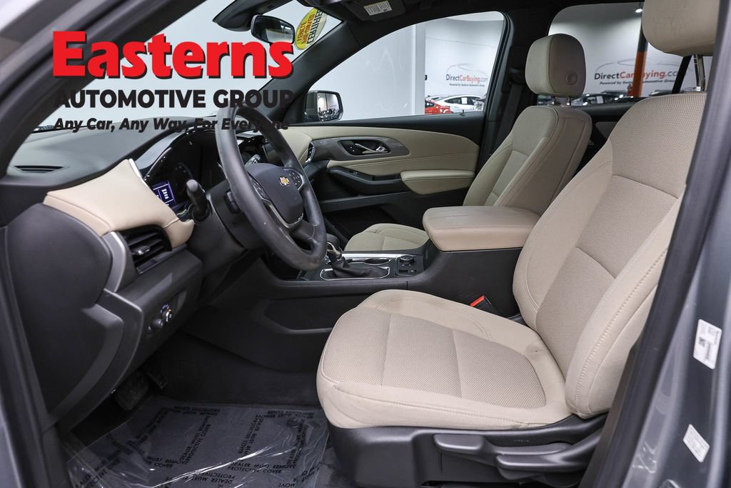 Used 2023 Chevrolet Traverse LS FWD image 13