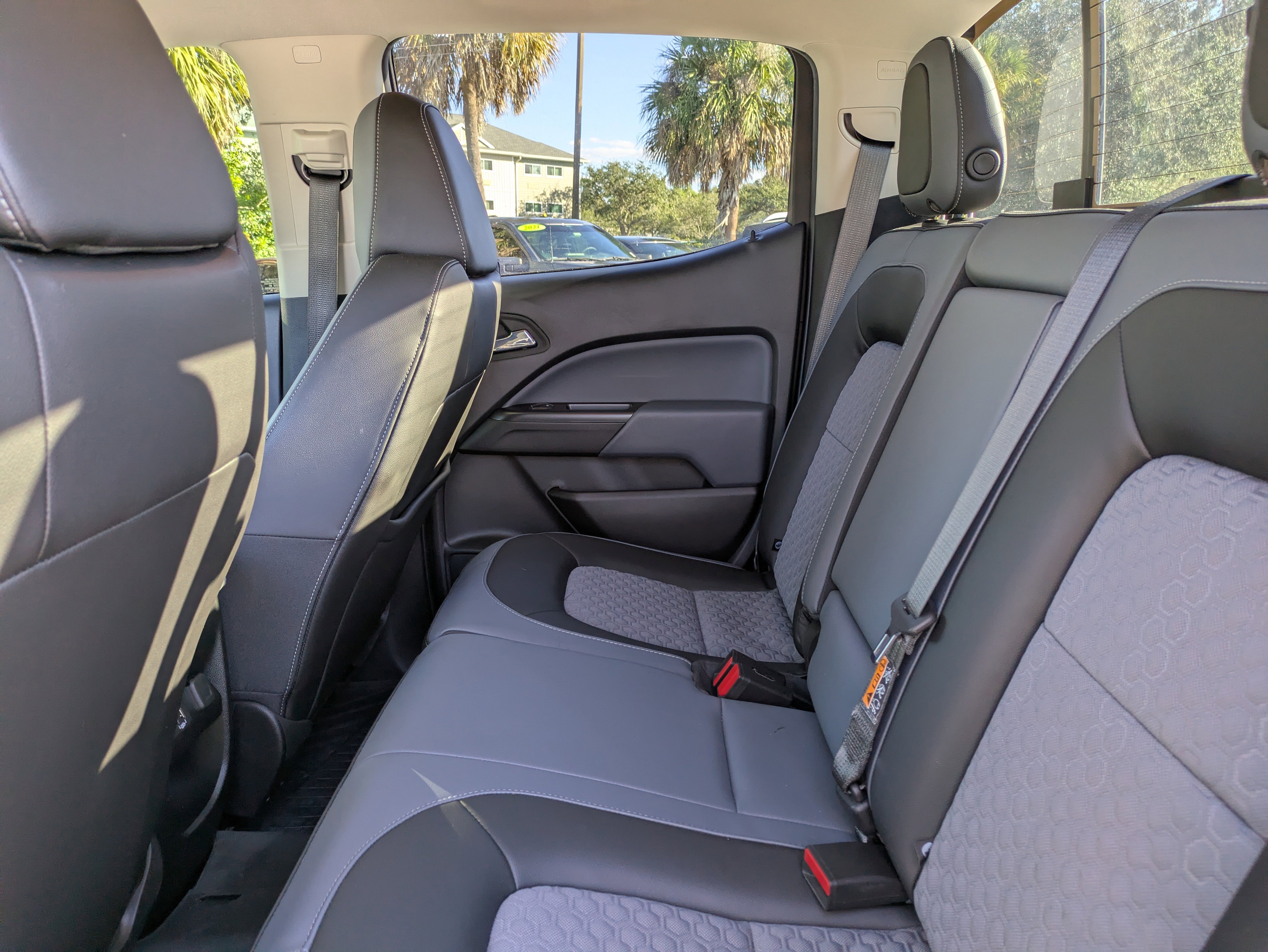 Used 2022 Chevrolet Colorado Z71 w/ Safety Package image 14