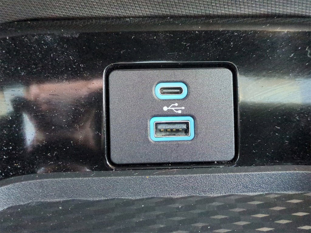 Used 2022 Ford Mustang Mach-E Premium image 25