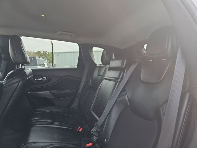 Used 2019 Jeep Cherokee Latitude Plus image 14
