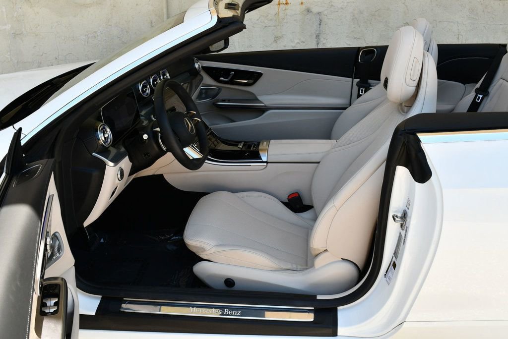 Used 2025 Mercedes-Benz CLE 450 4MATIC Cabriolet image 56