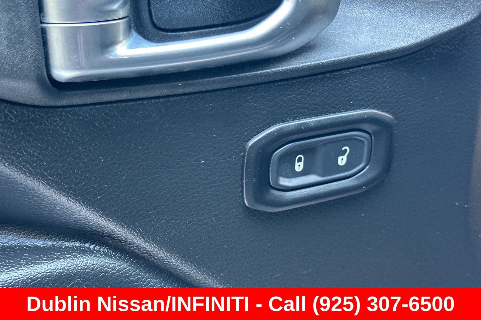 Used 2024 Jeep Wrangler Unlimited AWD/4WD image 13