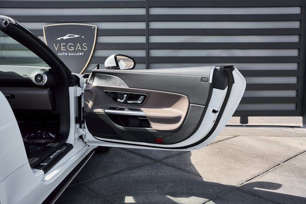 Used 2023 Mercedes-Benz SL 63 AMG 4MATIC image 26