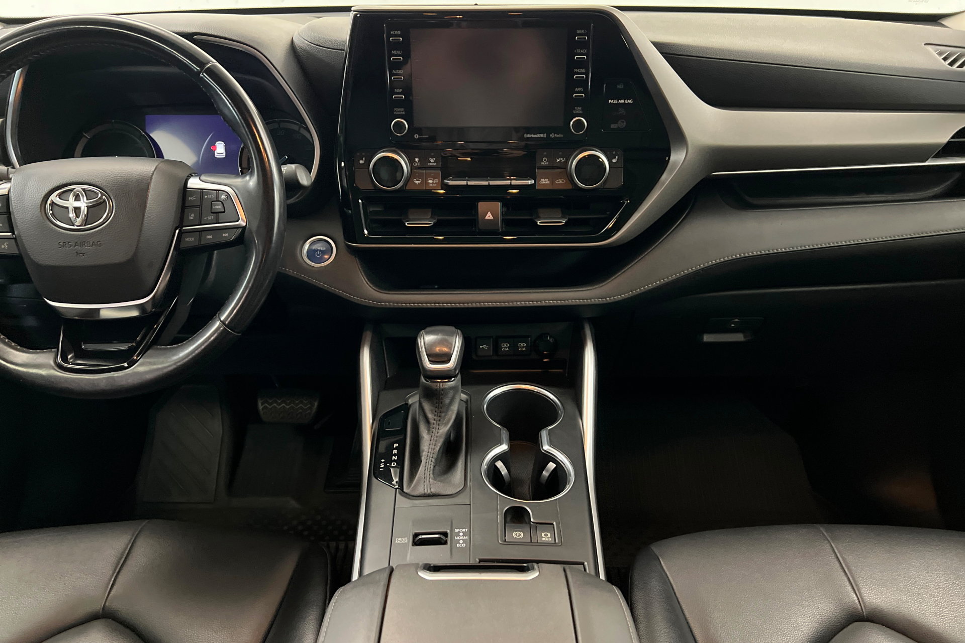 Certified 2021 Toyota Highlander XLE AWD/4WD image 14