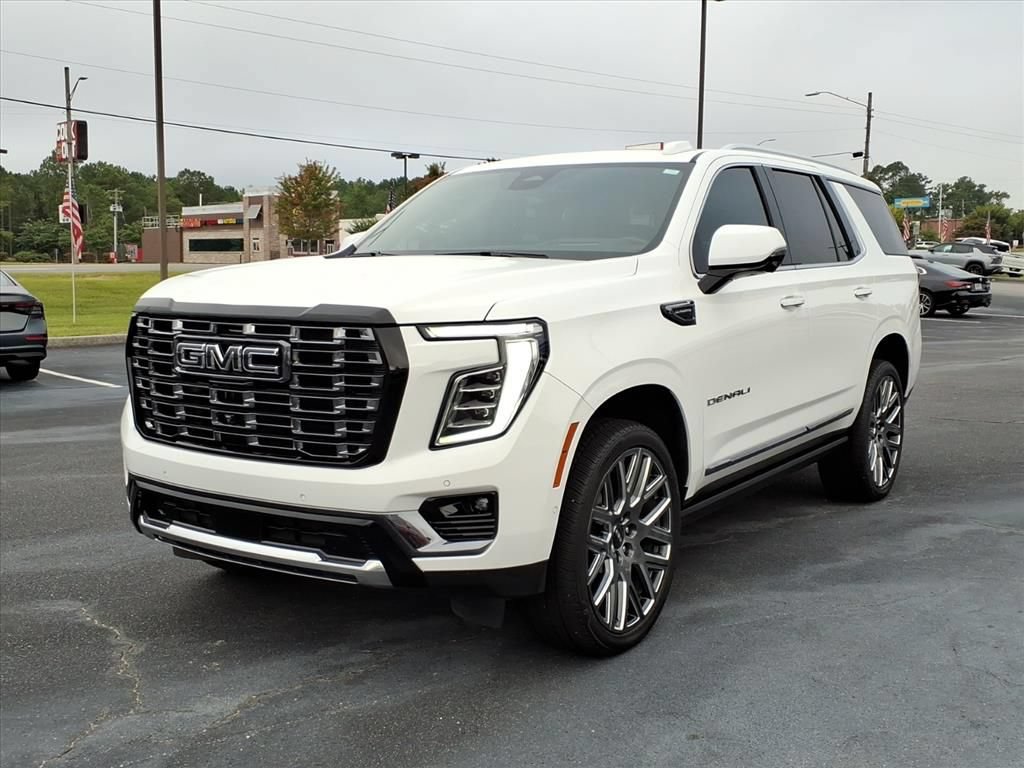 Used 2025 GMC Yukon Denali Ultimate w/ LPO, Floor Liner Package AWD/4WD image 1