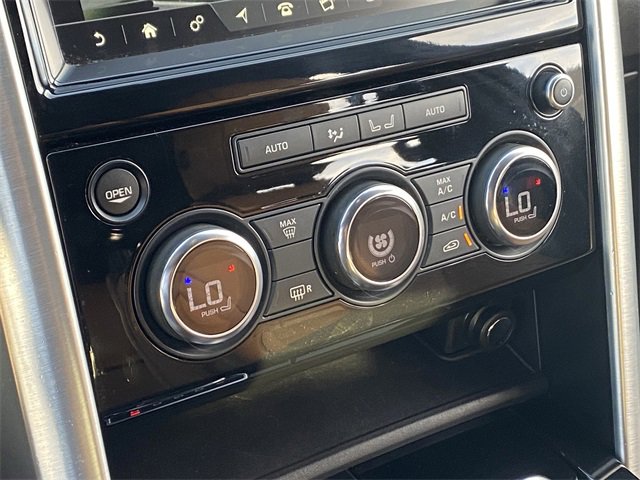 Used 2017 Land Rover Discovery HSE image 17