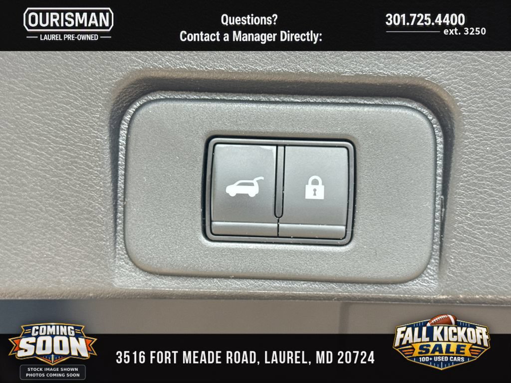 Used 2025 Nissan Rogue SV AWD/4WD image 19