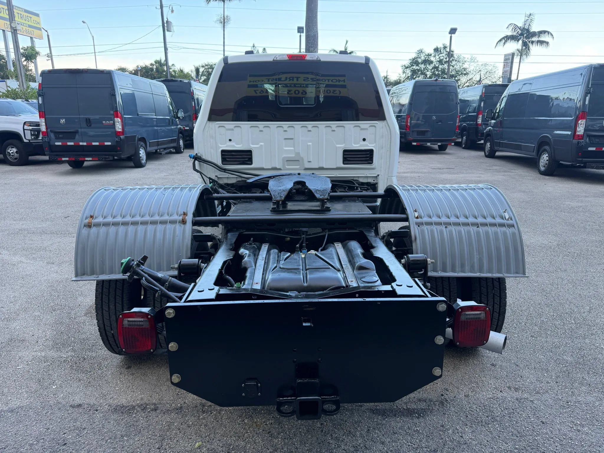 Used 2024 Ford F350 4x4 Crew Cab XL DRW w/ XL Chrome Package image 4