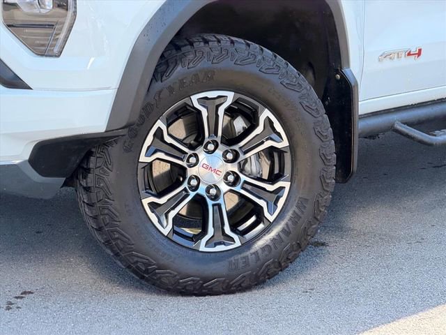 Used 2024 GMC Canyon AT4 image 31
