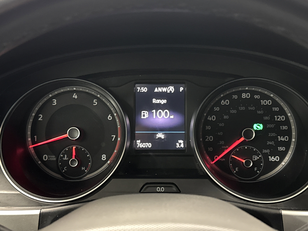 Used 2021 Volkswagen Atlas Cross Sport SE w/ Panoramic Sunroof Package FWD image 17