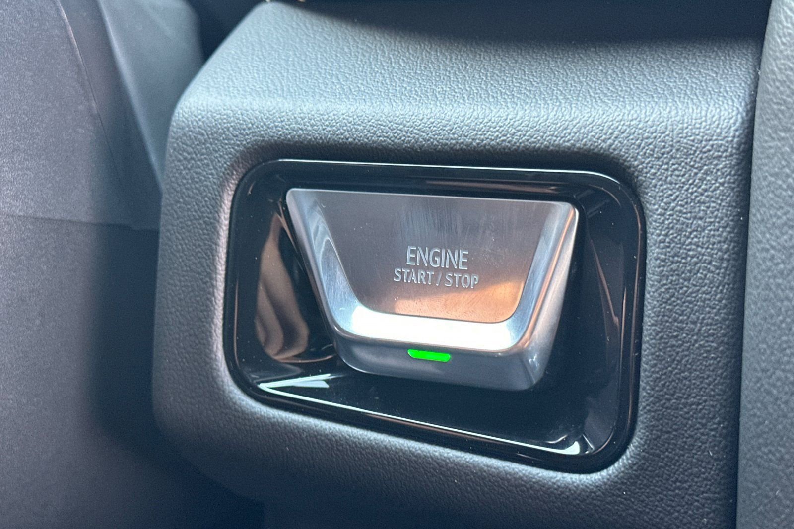 Used 2025 GMC Yukon XL Elevation image 22