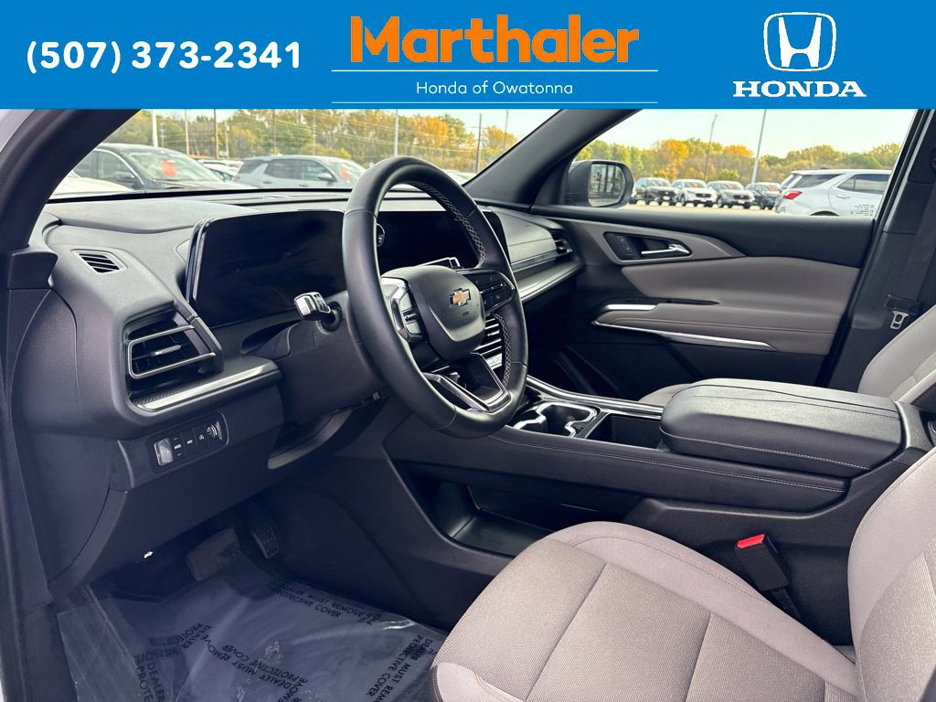Used 2026 Chevrolet Traverse LT w/ Driver Confidence Package AWD/4WD image 11