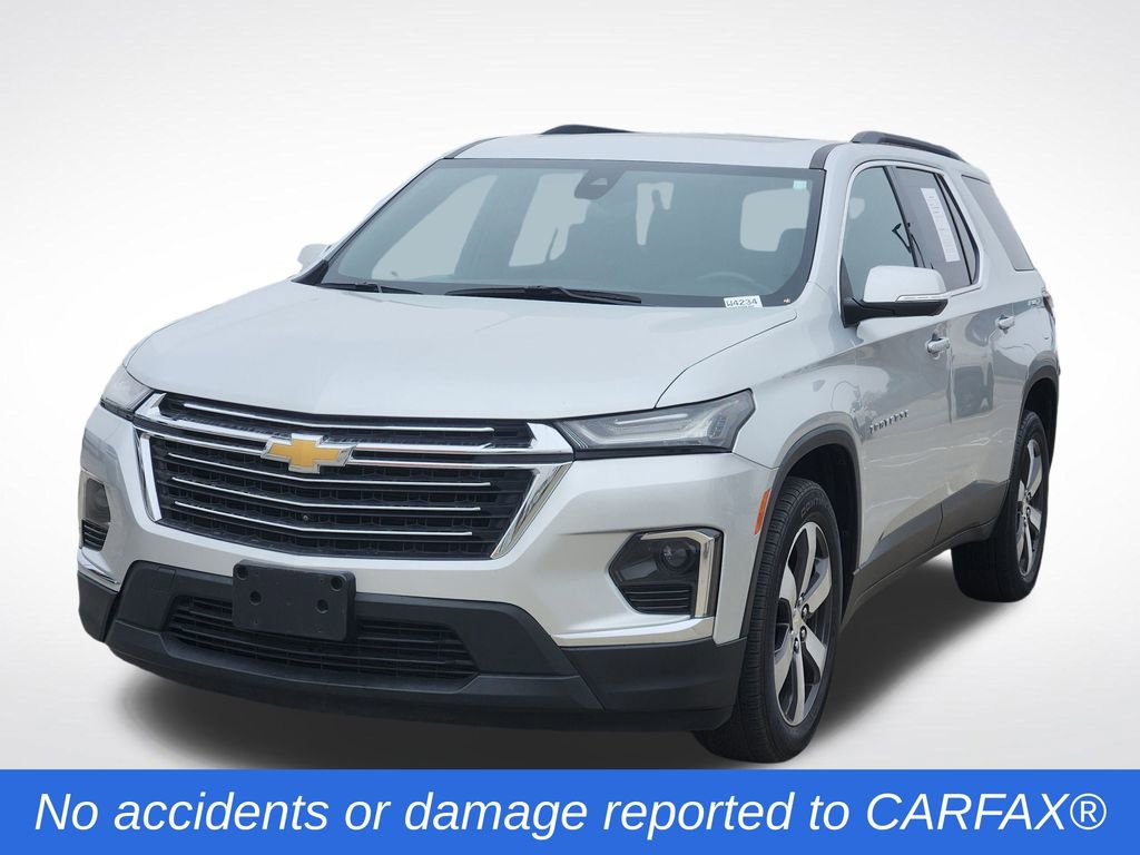Used 2022 Chevrolet Traverse LT w/ LT Premium Package image 3