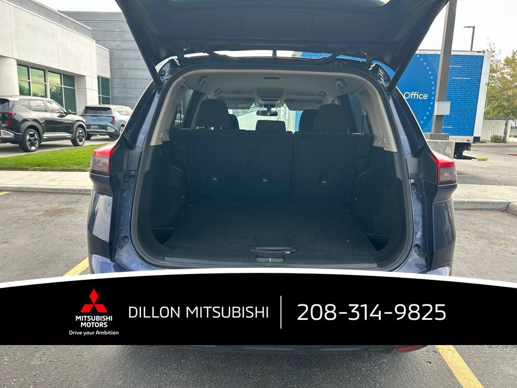 Used 2025 Nissan Rogue SV AWD/4WD image 10
