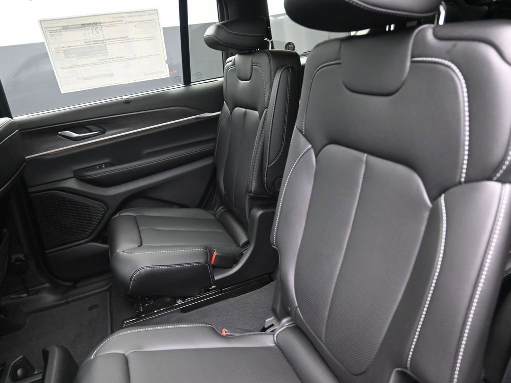 New 2025 Jeep Grand Cherokee L Limited w/ Luxury Tech Group II image 14
