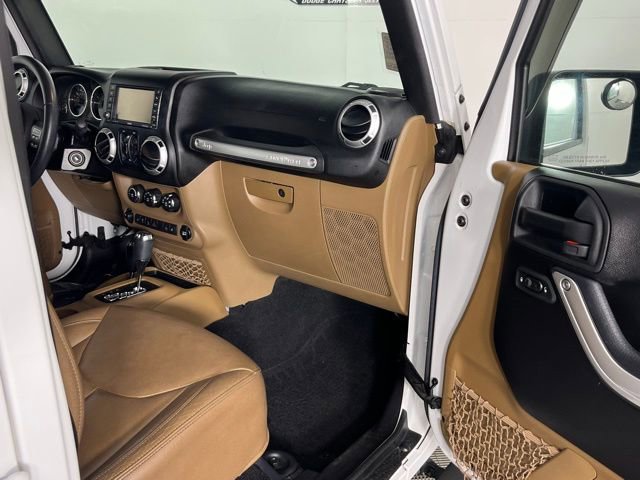 Used 2015 Jeep Wrangler Unlimited Rubicon w/ Dual Top Group image 28