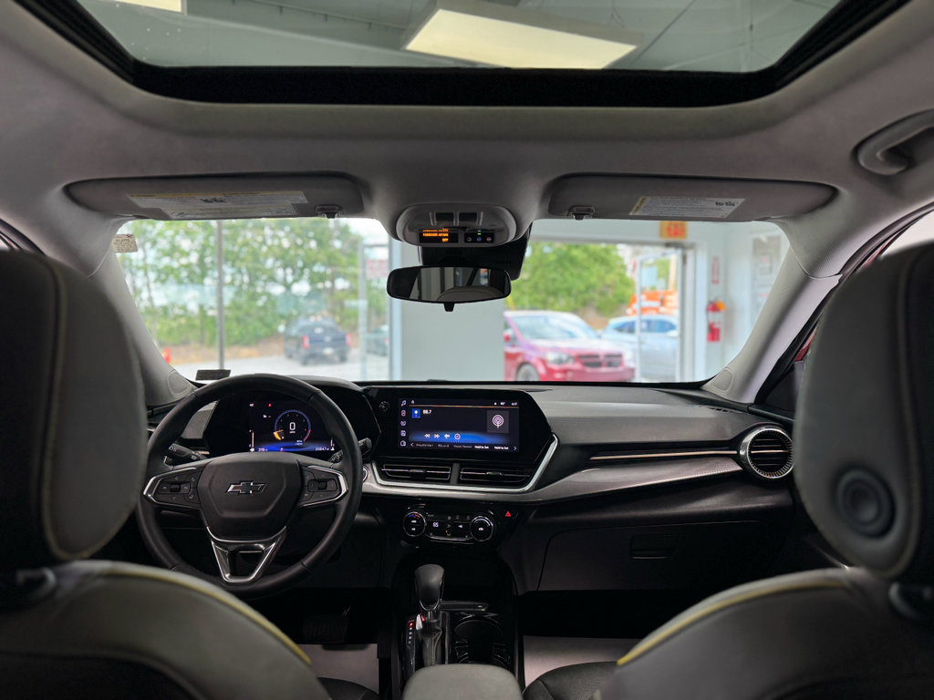 Used 2024 Chevrolet Trax ACTIV w/ Sunroof Package FWD image 21