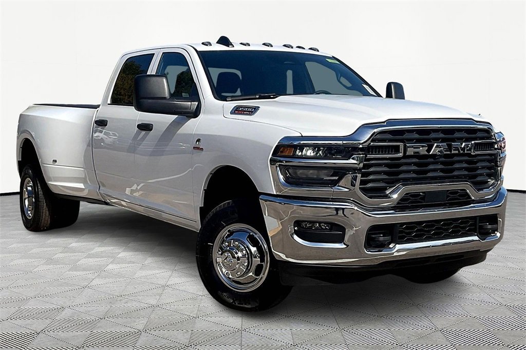 New 2026 RAM 3500 Tradesman w/ Chrome Appearance Group A