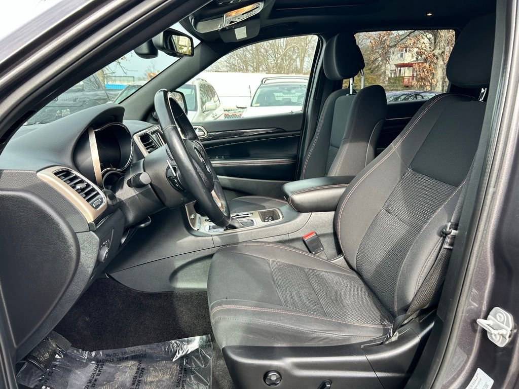 Used 2016 Jeep Grand Cherokee Laredo 75th Anniversary image 14